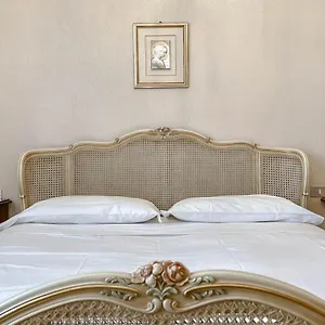grande-appartamento-vista-mare.hotelitalianriviera.com/