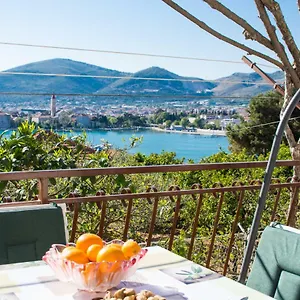 https://apartment-tina-trogir-21220-2.splithotels.org
